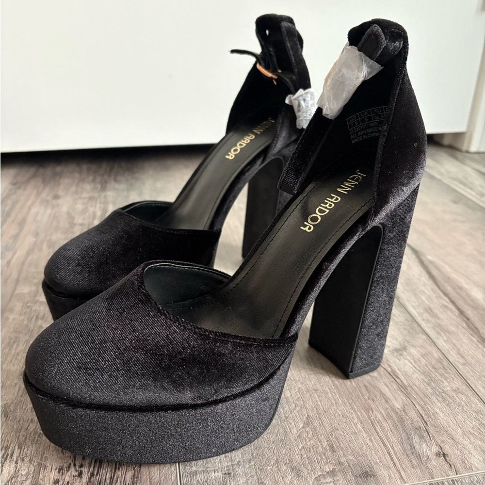 New Jenn Ardor Black Velvet Platform Heels